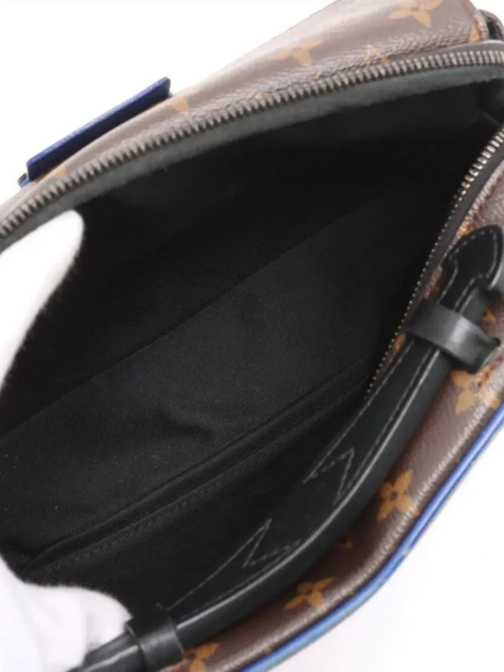 Louis Vuitton Monogram S-Lock Messenger Bag - Picture 8 of 15